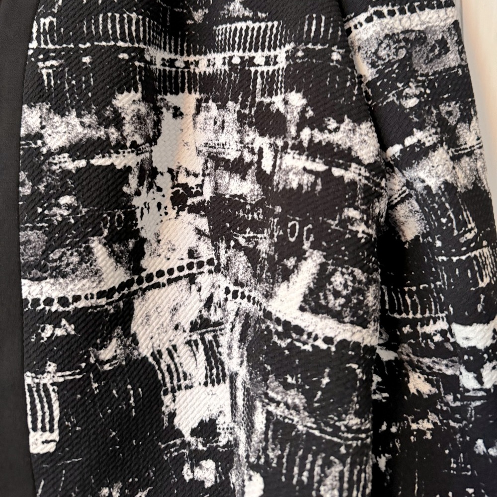 Nine West Modern Multi-Pattern Artsy Cropped Blazer Size 14 B/W - Picture 4 of 9